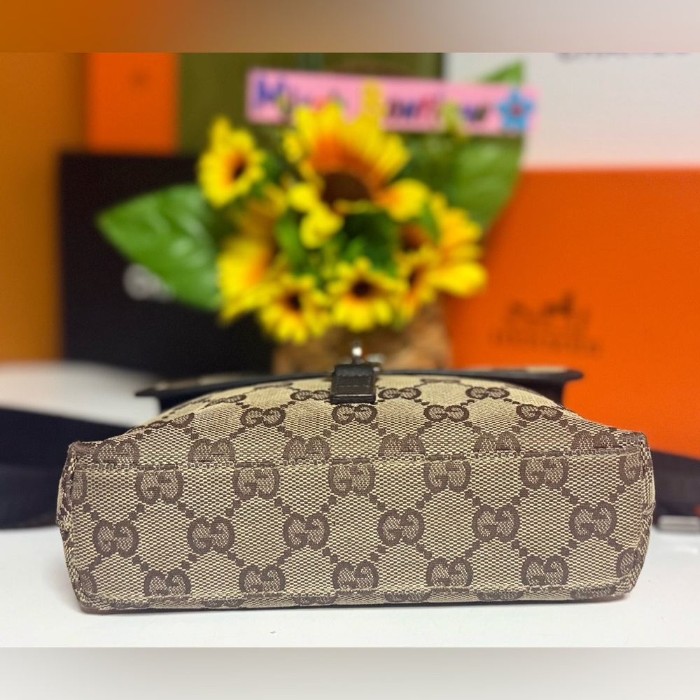 Auth GUCCI GG Logo Canvas Body Bag/Waist Bag - Picture 12 of 17